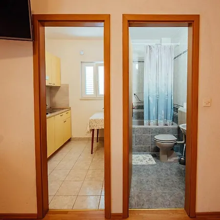 Pezo - With Terrace Tina 4 Apartman Baška Voda